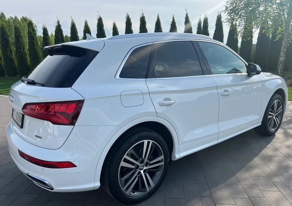 Audi Q5 cena 148000 przebieg: 135563, rok produkcji 2017 z Andrychów małe 742